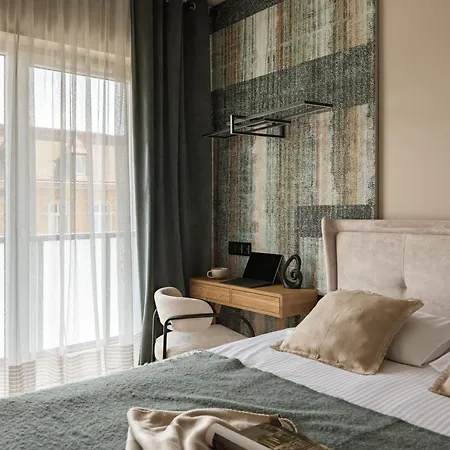 Urban Global Premium - 5th Floor No 19 - Air Condition - Balcony Катовіце